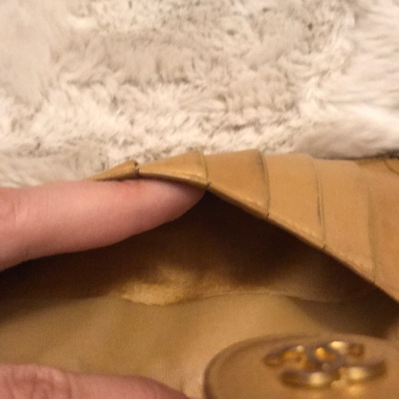 CHANEL - Beige Caviar Bifold Wallet - Picture 8 of 14